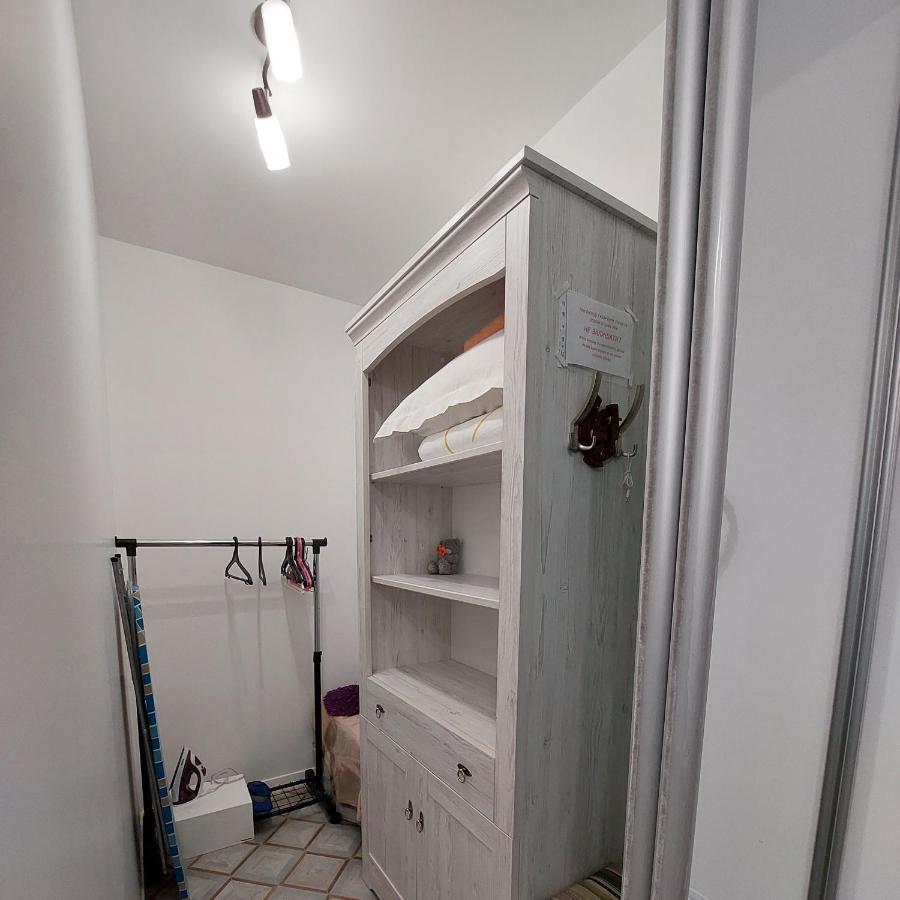 Apartment центр елітновобуд яровиця 11 *